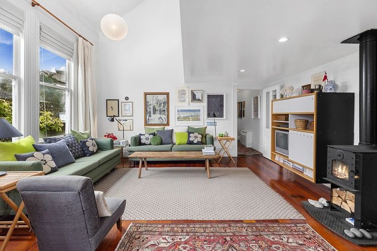 Photo of property in 118 Elizabeth Street, Mount Victoria, Wellington, 6011