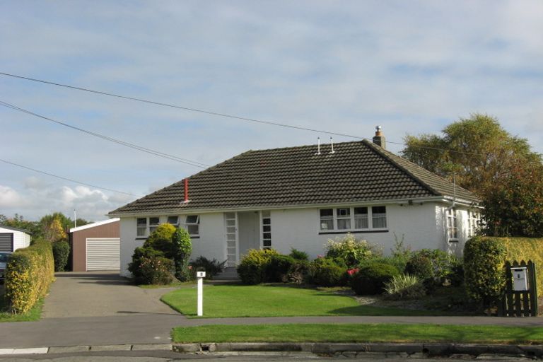 Photo of property in 8 Cone Place, Northcote, Christchurch, 8052