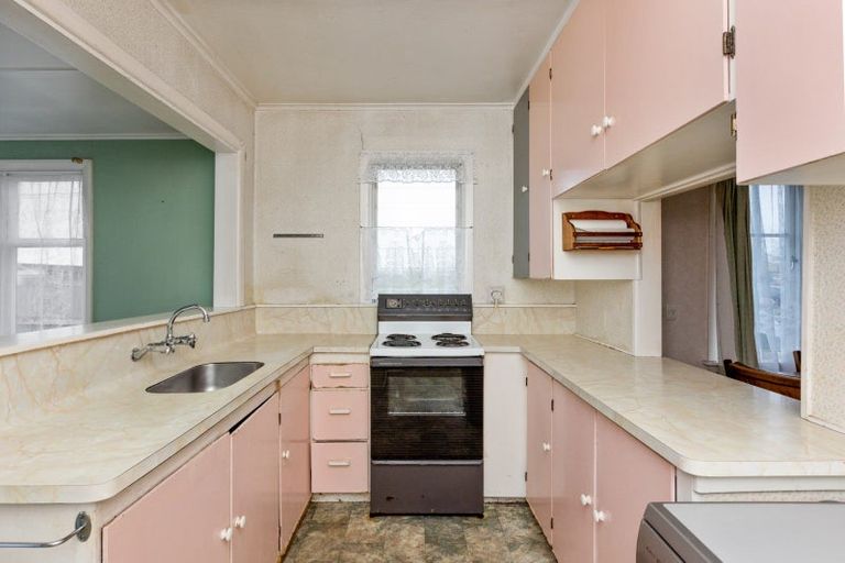 Photo of property in 2/13 Puketapu Road, Taradale, Napier, 4112