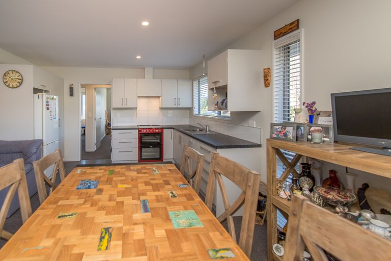 Photo of property in 13 Cross Street, Phillipstown, Christchurch, 8011