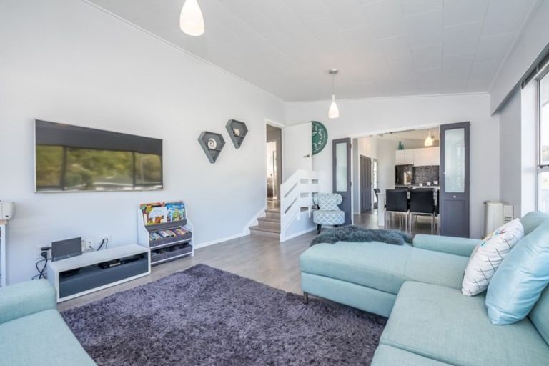 Photo of property in 183 Major Drive, Kelson, Lower Hutt, 5010