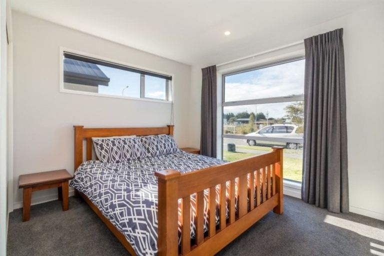 Photo of property in 37 William Nicholls Drive, Belfast, Christchurch, 8051