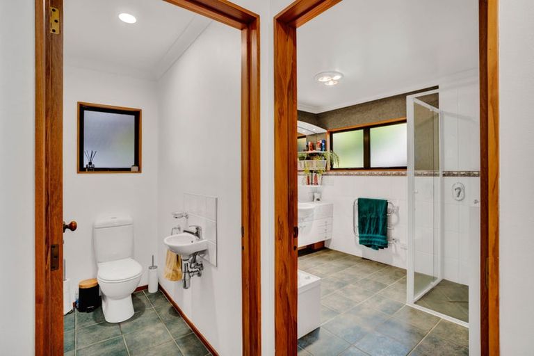 Photo of property in 3 Fairfax Terrace, Frankleigh Park, New Plymouth, 4310