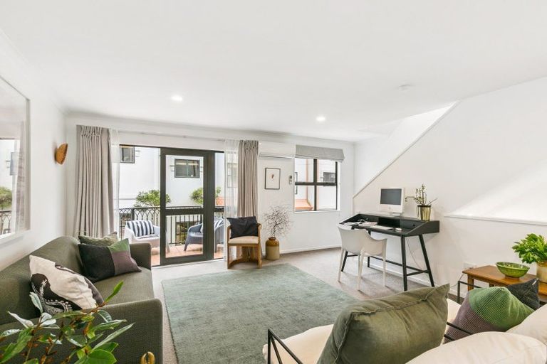 Photo of property in 83c Hill Street, Thorndon, Wellington, 6011