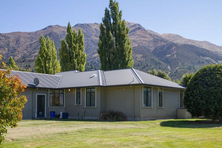 Photo of property in 1044 Lake Hawea-albert, Albert Town, Wanaka, 9382