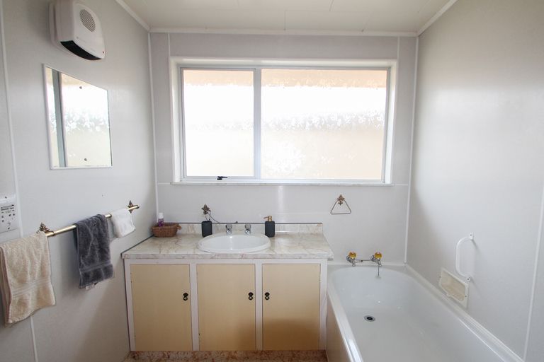 Photo of property in 25a Charles Street, Weston, Oamaru, 9401