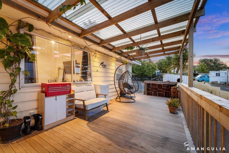 Photo of property in 18 Hydra Place, Glen Eden, Auckland, 0602