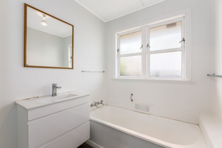 Photo of property in 11 Brees Street, Epuni, Lower Hutt, 5011