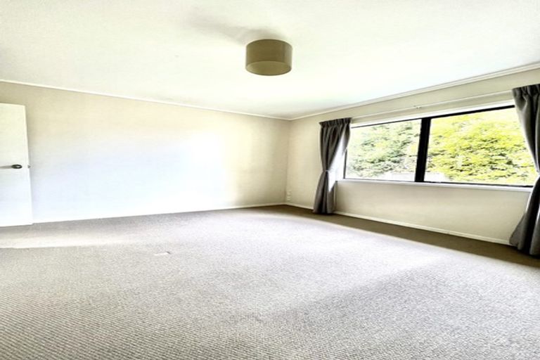 Photo of property in 242a East Coast Road, Forrest Hill, Auckland, 0620