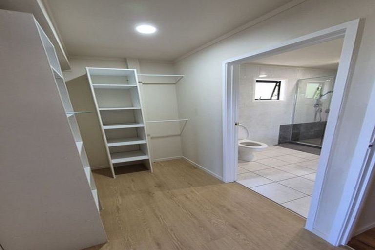 Photo of property in 19 Brunton Place, Glenfield, Auckland, 0629