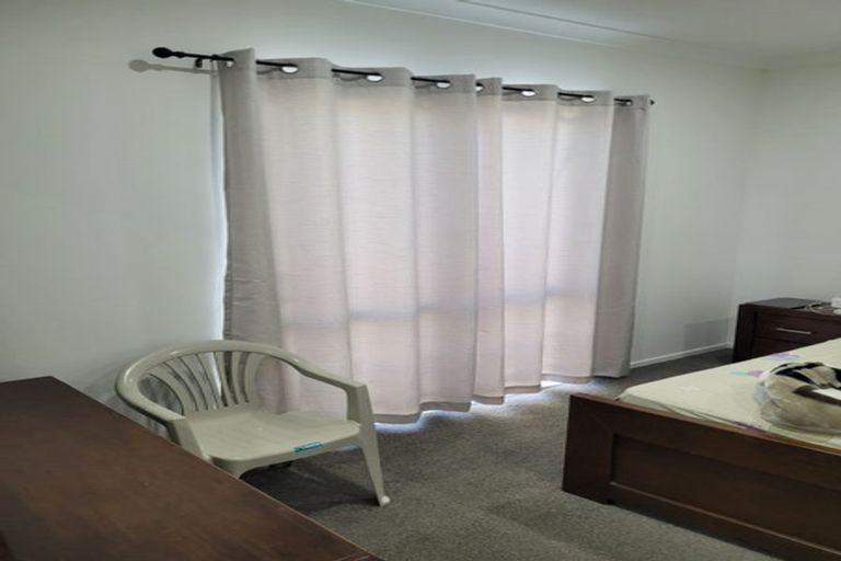 Photo of property in 48a Nikau Street, New Lynn, Auckland, 0600