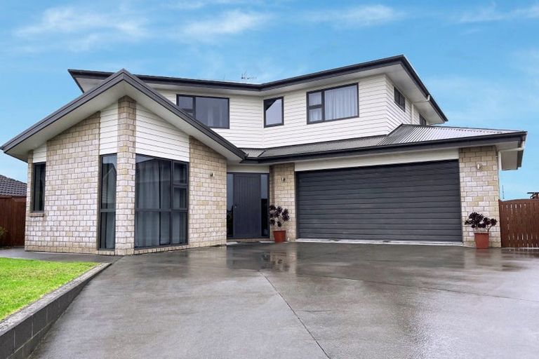 Photo of property in 12 Lemont Place, Westown, New Plymouth, 4310