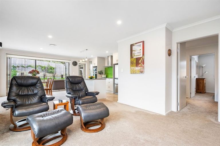 Photo of property in 6 Powhaitere Road, One Tree Point, 0118