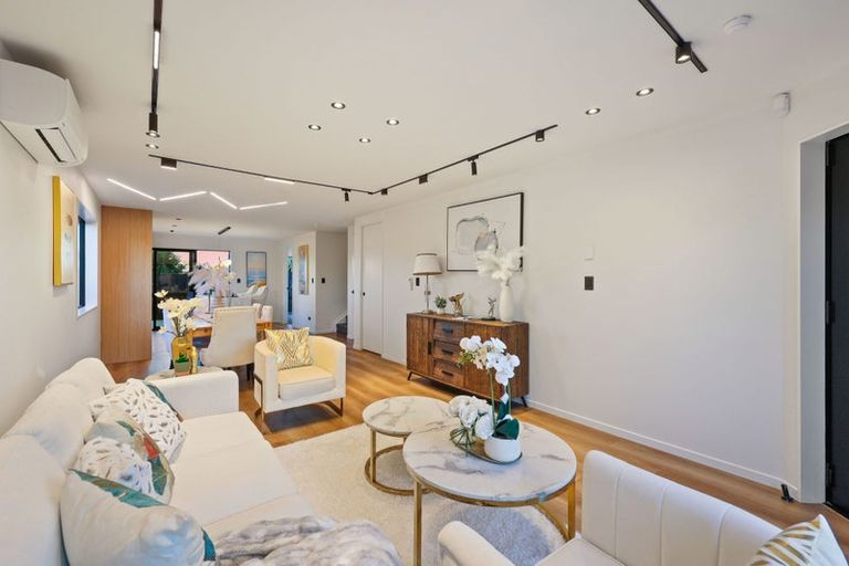 Photo of property in 15b Wilbur Place, Pakuranga Heights, Auckland, 2010
