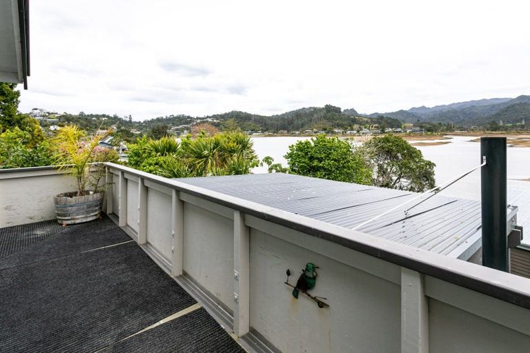 Photo of property in 20 Daphne Road, Tairua, 3508