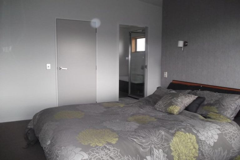 Photo of property in 217 Mark Avenue, Grenada Village, Wellington, 6037