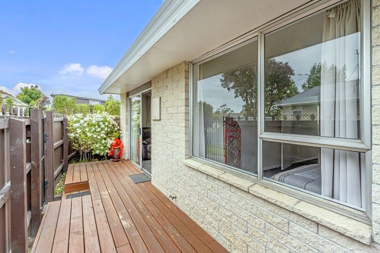 Photo of property in 1/19 Whitmore Street, Edgeware, Christchurch, 8013