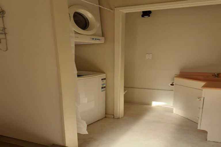 Photo of property in 36 Macdonald Crescent, Te Aro, Wellington, 6011