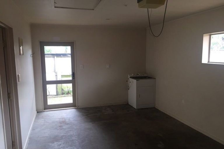 Photo of property in 2/16 Miller Road, Mangere Bridge, Auckland, 2022