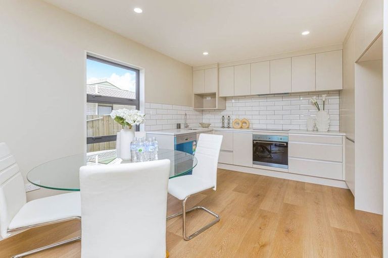 Photo of property in 5/43 Clevedon Road, Papakura, 2110