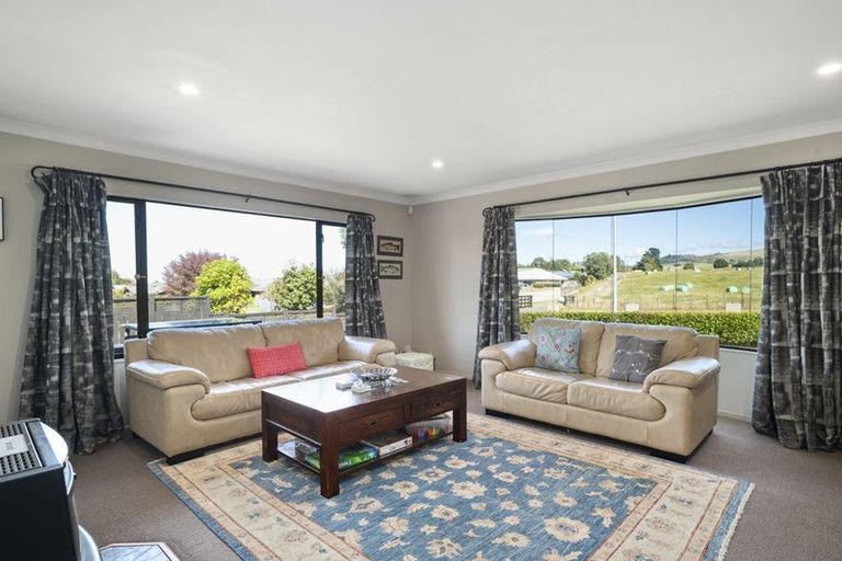 Photo of property in 37 Acacia Bay Road, Nukuhau, Taupo, 3330