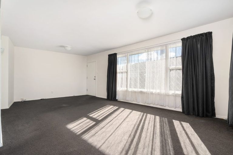 Photo of property in 33 Cotswold Avenue, Bishopdale, Christchurch, 8053
