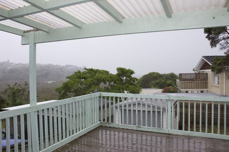 Photo of property in 27 Pipitea Place, Massey, Auckland, 0614