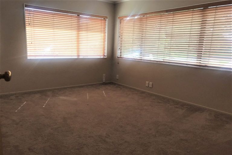 Photo of property in 3/27 Luplau Crescent, Cockle Bay, Auckland, 2014