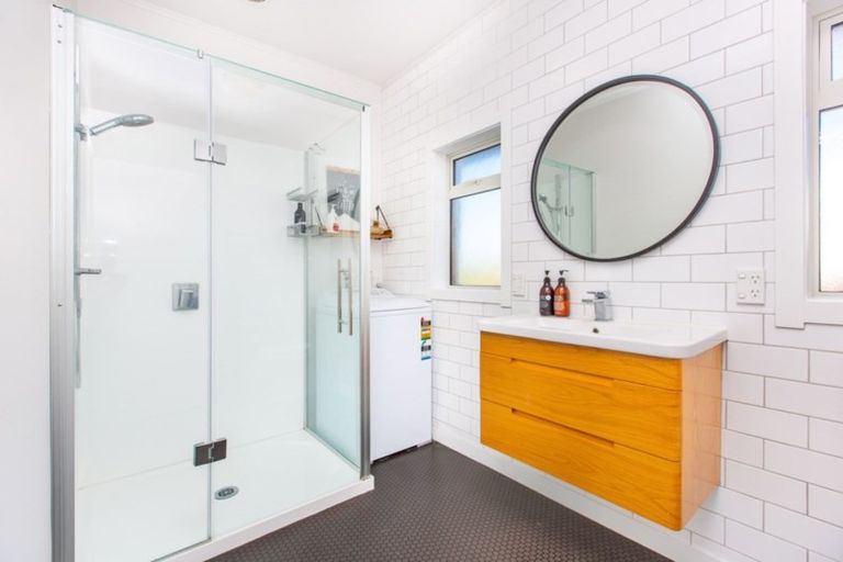 Photo of property in 5 Puriri Street, Raglan, 3225