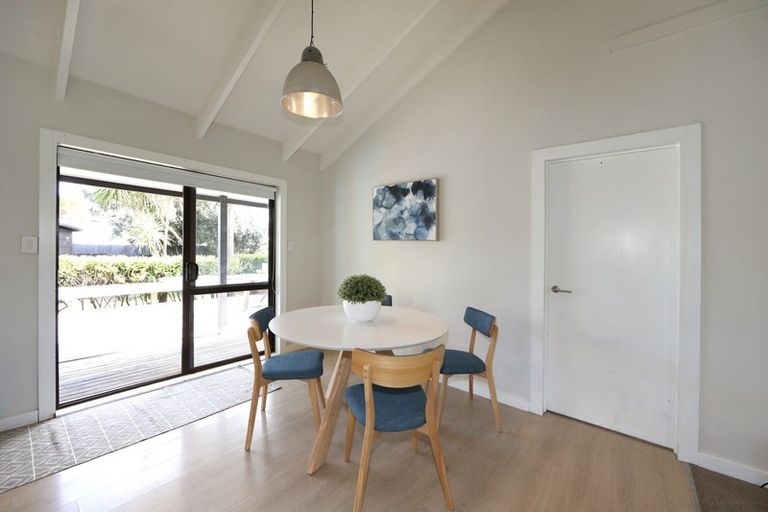 Photo of property in 9 Redwood Place, Te Awanga, 4102