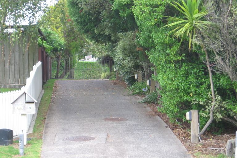 Photo of property in 9 Miltonia Avenue, Te Atatu South, Auckland, 0610