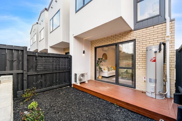 Photo of property in 12 Papatahi Lane, Flat Bush, Auckland, 2019