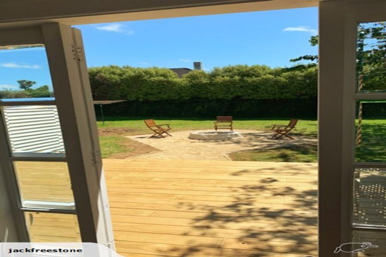 Photo of property in 69 Collingwood Street, Eltham, 4322