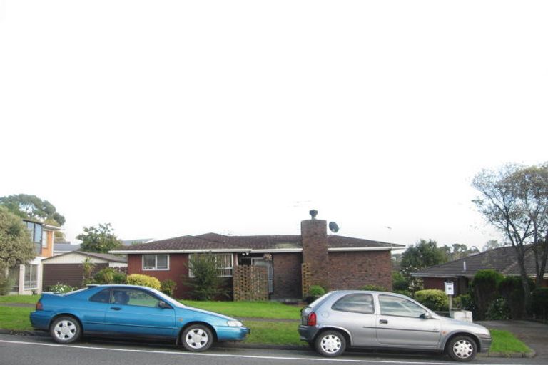 Photo of property in 75 Gossamer Drive, Pakuranga Heights, Auckland, 2010