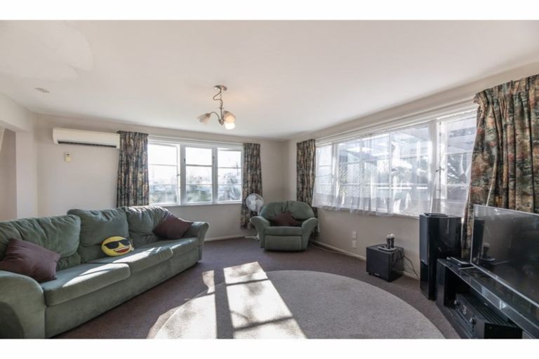 Photo of property in 13 Rowcliffe Crescent, Avonside, Christchurch, 8061