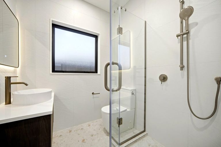 Photo of property in 32 Streamview Way, Long Bay, 0792