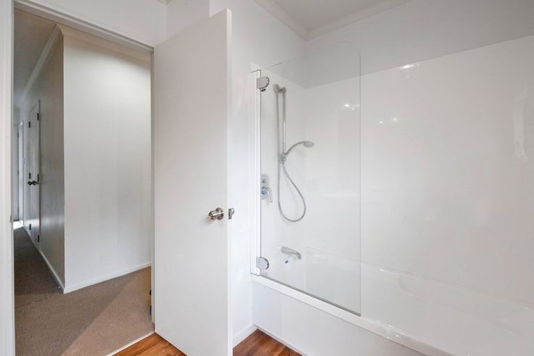 Photo of property in 1 Botanical Heights Drive, Waipahihi, Taupo, 3330