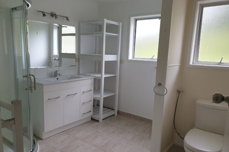 Photo of property in 40 Holt Avenue, Torbay, Auckland, 0630