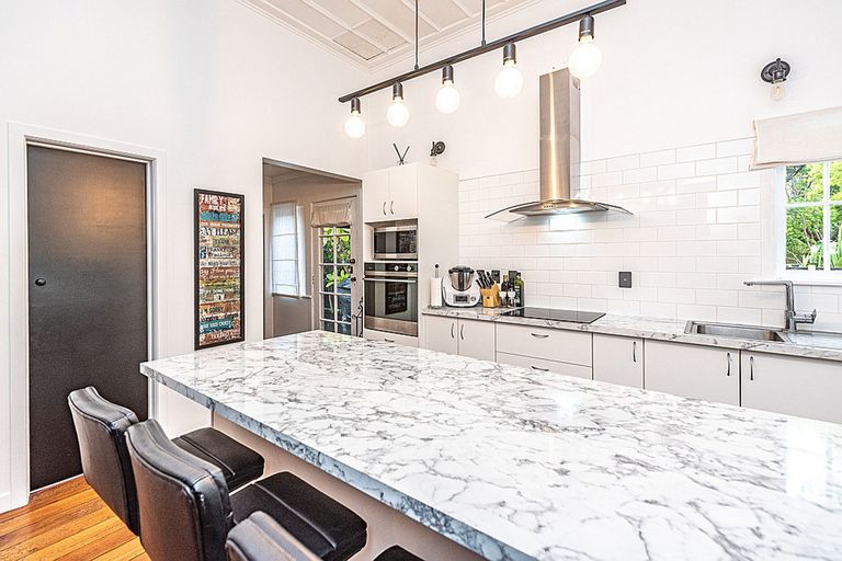 Photo of property in 24 Brassey Road, Saint Johns Hill, Whanganui, 4500