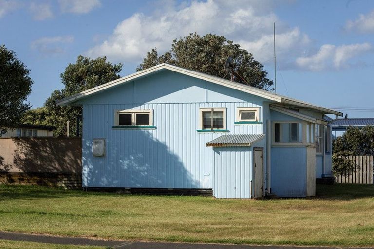 Photo of property in 283 Seaforth Road, Waihi Beach, 3611