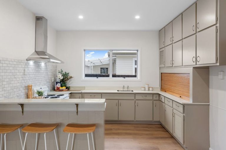 Photo of property in 19 Wyon Street, Linwood, Christchurch, 8062