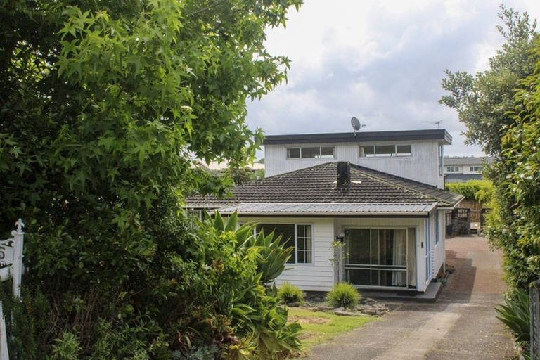 Photo of property in 5 Sullivan Avenue, Mangere Bridge, Auckland, 2022