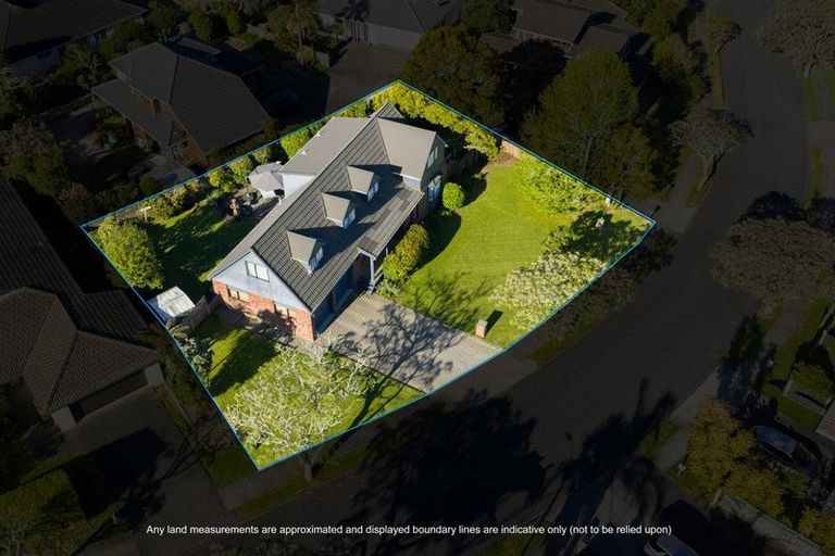 Photo of property in 13 Glucina Avenue, West Harbour, Auckland, 0618