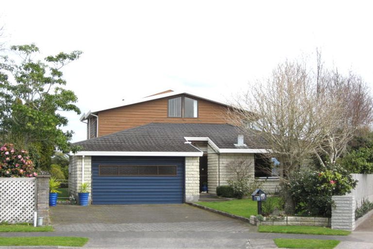 Photo of property in 13 Tamati Place, Merrilands, New Plymouth, 4312