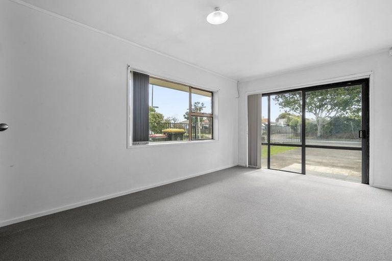 Photo of property in 1/215 Shirley Road, Papatoetoe, Auckland, 2025