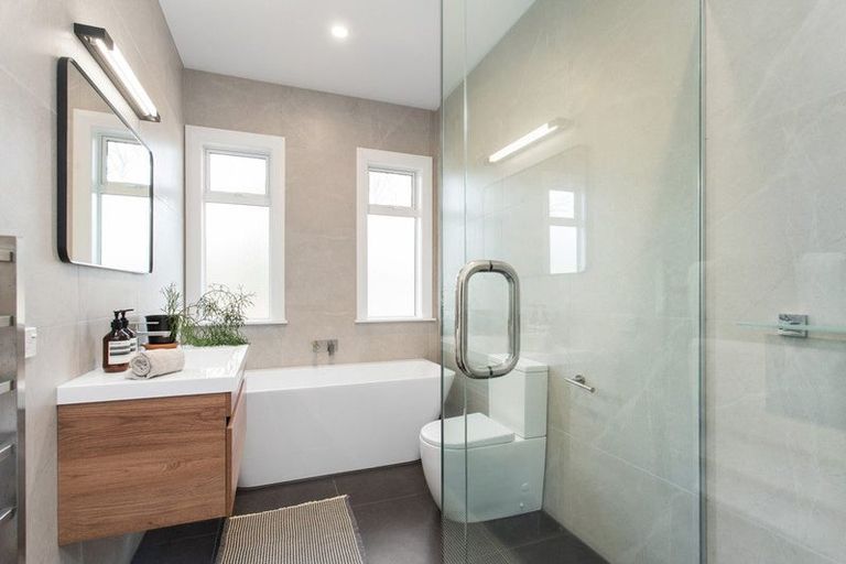 Photo of property in 3 Strowan Road, Strowan, Christchurch, 8052