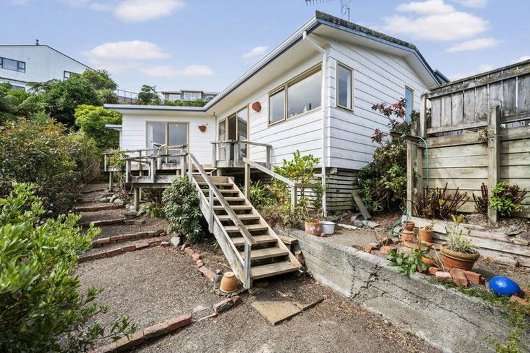 Photo of property in 75a Maupuia Road, Maupuia, Wellington, 6022