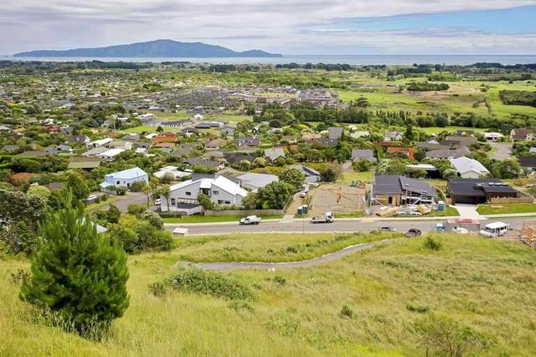 Photo of property in 28 Wilson Way, Waikanae, 5036