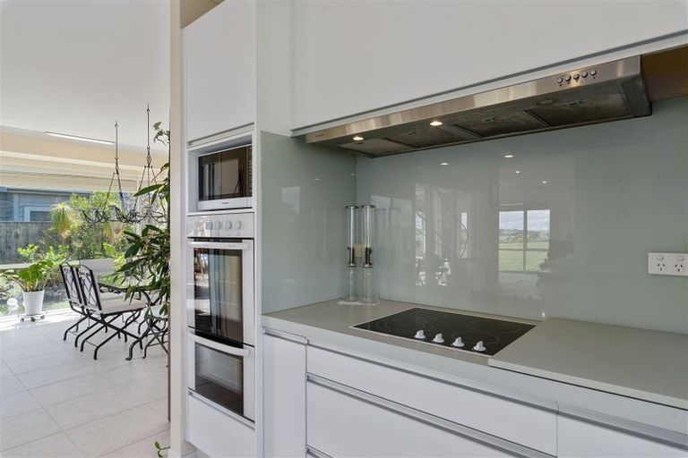 Photo of property in 4 East Point, Manly, Whangaparaoa, 0930