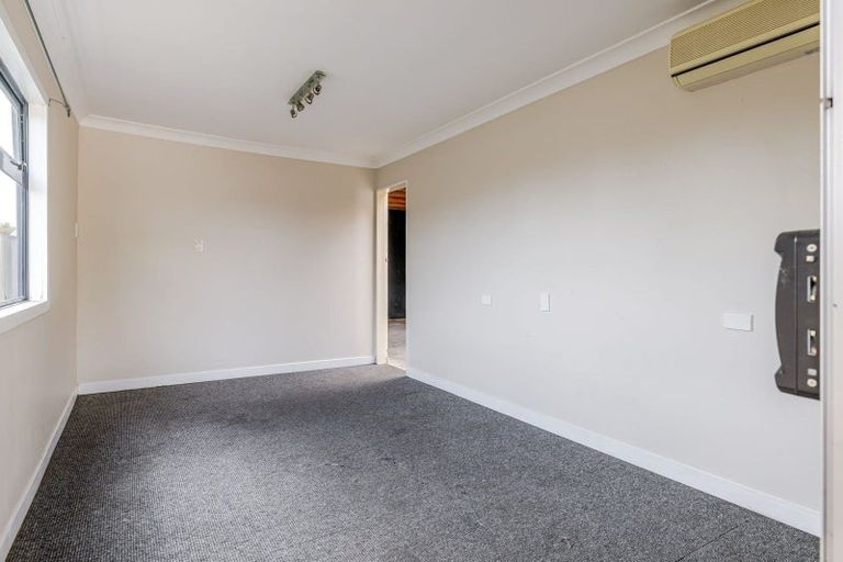 Photo of property in 6 Charles Cross Street, Longburn, Palmerston North, 4412